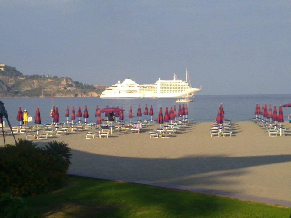 Apartments Mikros Giardini Naxos Rum bild